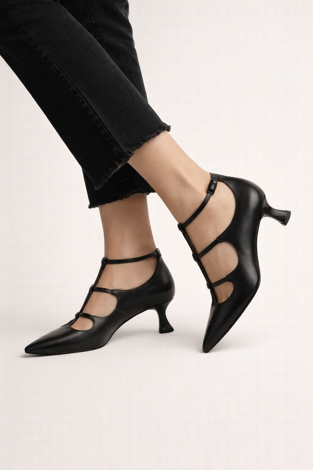Noemí | Women's Strappy Pointed-Toe Shoes