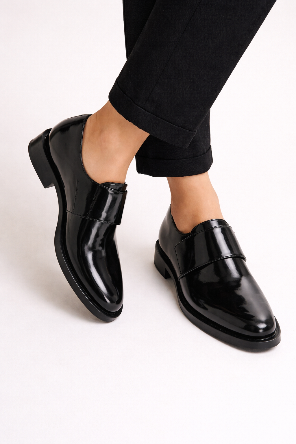 Sabina | Women's Patent-Effect Loafers Elegant Design